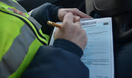 Клиенты ВТБ смогут оплачивать штрафы ГИБДД с помощью Алисы от Яндекса