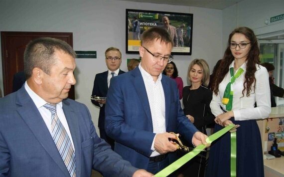 В Оренбургском филиале Россельхозбанка заработало окно государственных и муниципальных услуг 