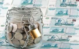 Жители Оренбуржья стали больше зарабатывать и меньше откладывать