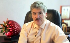 Павел Грудинин откупился от жены